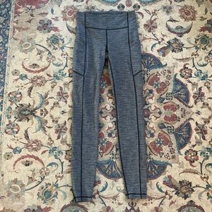 Lululemon leggings gray size 4. 28” with side pockets + zipper back pocket
